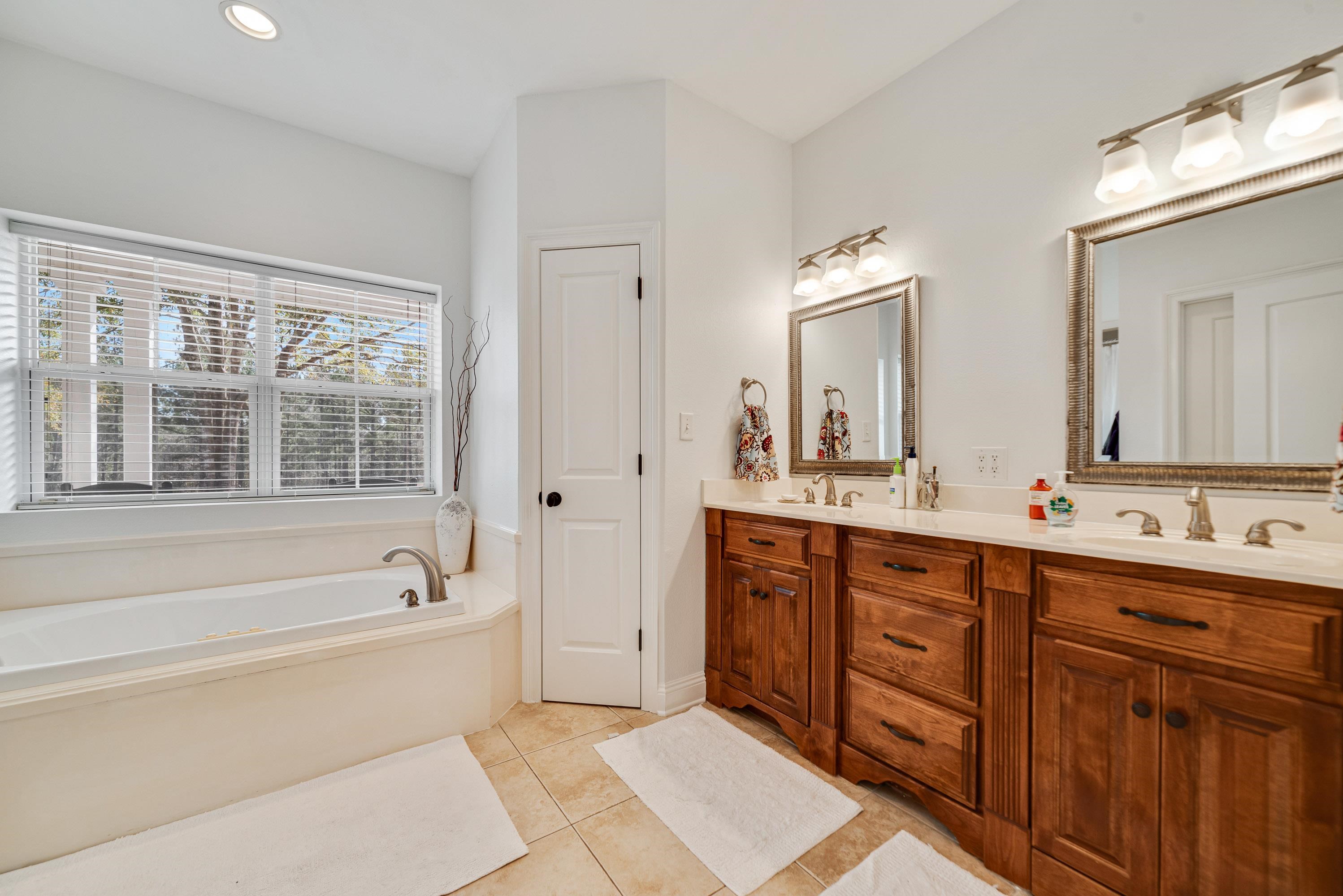 7875 Bromley Road Bay Minette, AL 36507 - Photo 23 of 39 Owners en-suite