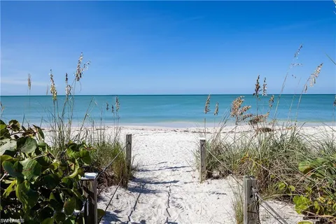 $4,595,000 | 217 Bayfront Drive, Bonita Springs, FL 34134