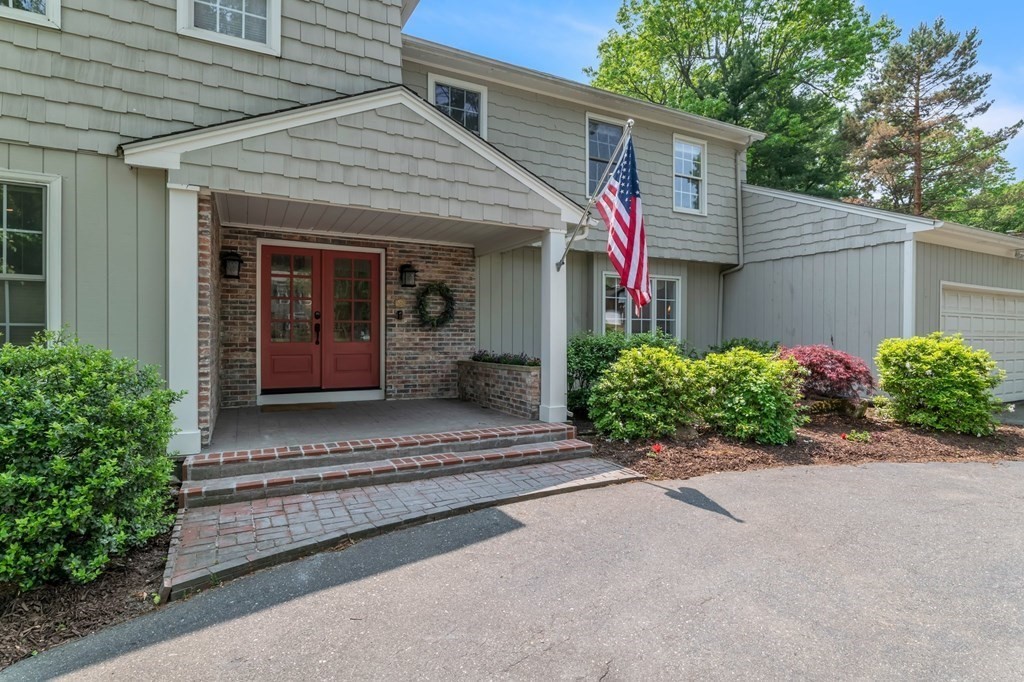 105 Northfield Road Longmeadow, MA 01106 - Photo 2 of 42 Gallery Image 2