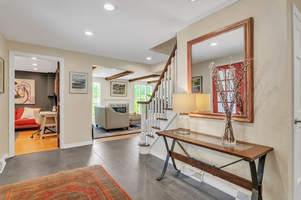 105 Northfield Road Longmeadow, MA 01106 - Photo 3 of 42 Gallery Image 3