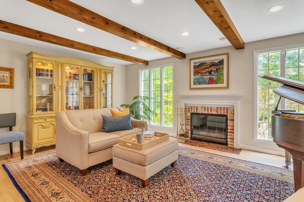 105 Northfield Road Longmeadow, MA 01106 - Photo 5 of 42 Gallery Image 5