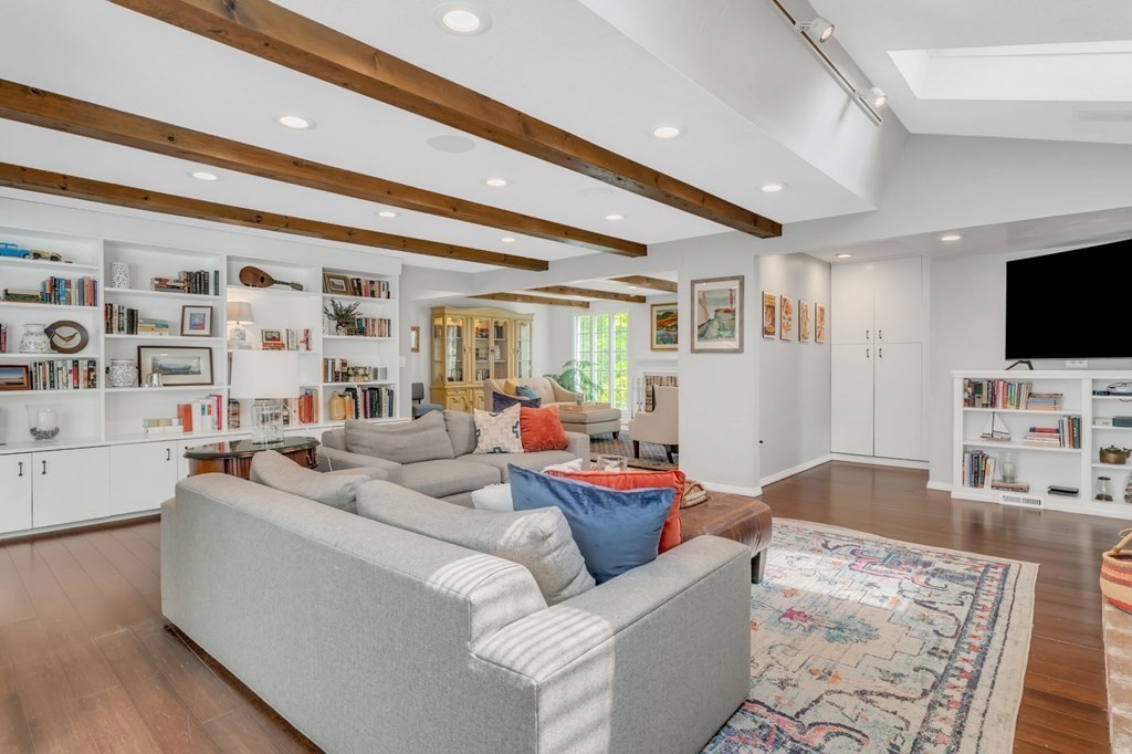 105 Northfield Road Longmeadow, MA 01106 - Photo 8 of 42 Gallery Image 8