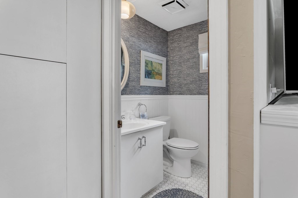105 Northfield Road Longmeadow, MA 01106 - Photo 10 of 42 Gallery Image 10