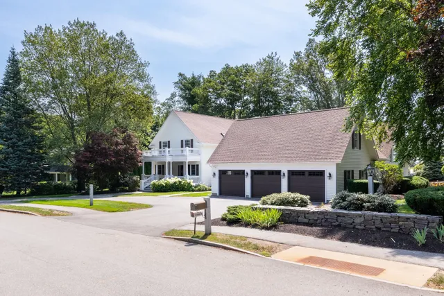 $1,139,000 | 79 Oakmont Drive, Concord, NH 03301