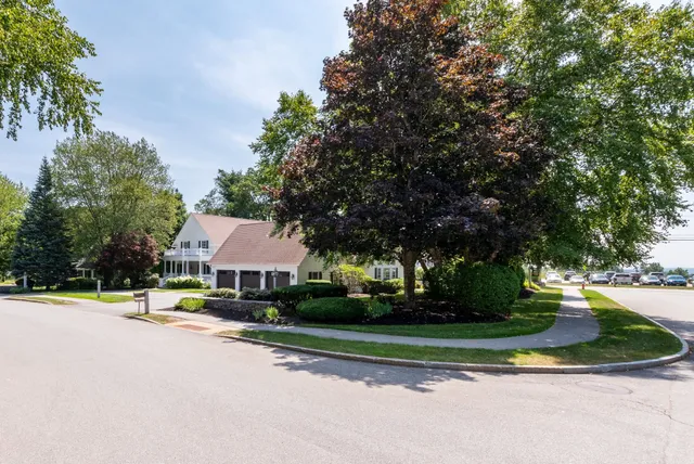 $1,199,000 | 79 Oakmont Drive, Concord, NH 03301