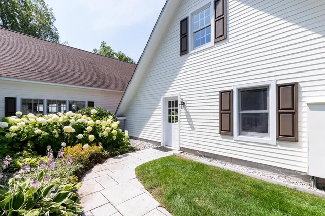 $1,199,000 | 79 Oakmont Drive, Concord, NH 03301
