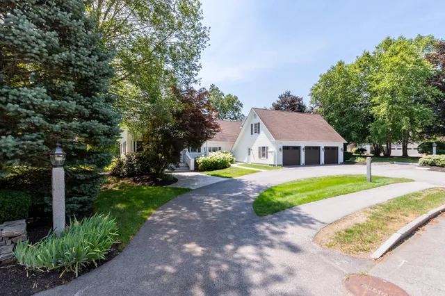 $1,199,000 | 79 Oakmont Drive, Concord, NH 03301