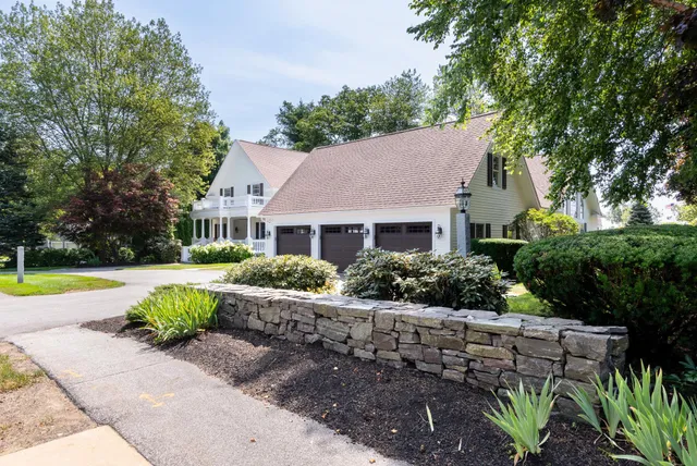 $1,199,000 | 79 Oakmont Drive, Concord, NH 03301