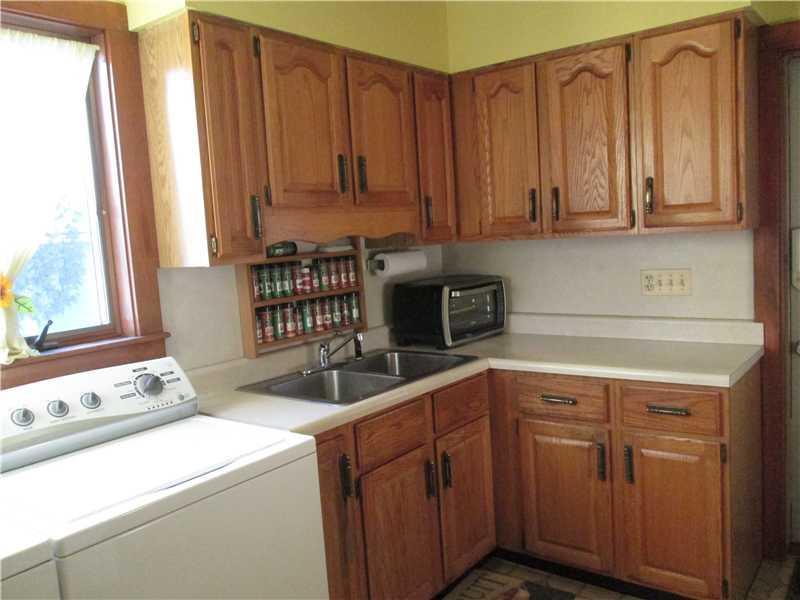 41 Silver Road Bangor, ME 04401 - Photo 5 of 18 Kitchen.