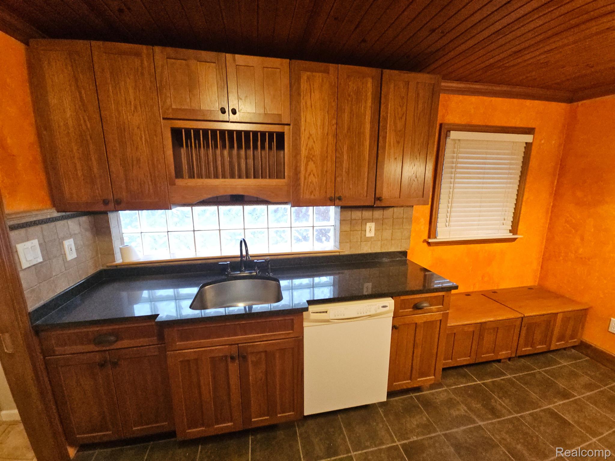 26035 Schoenherr Road Warren, MI 48089 - Photo 10 of 23 Gallery Image 10