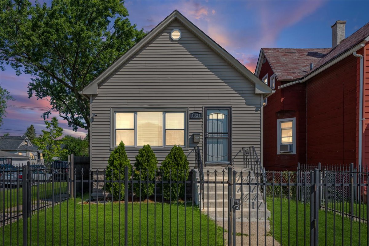 1024 West 103rd Street Chicago, IL 60643 - Photo 1 of 22