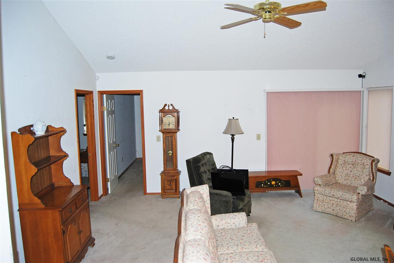 47 Heyden Road Troy, NY 12180 - Photo 4 of 21 Photo 4