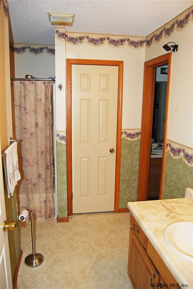 47 Heyden Road Troy, NY 12180 - Photo 6 of 21 Photo 6