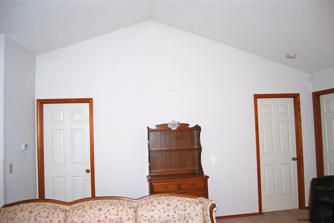 47 Heyden Road Troy, NY 12180 - Photo 8 of 21 Photo 8