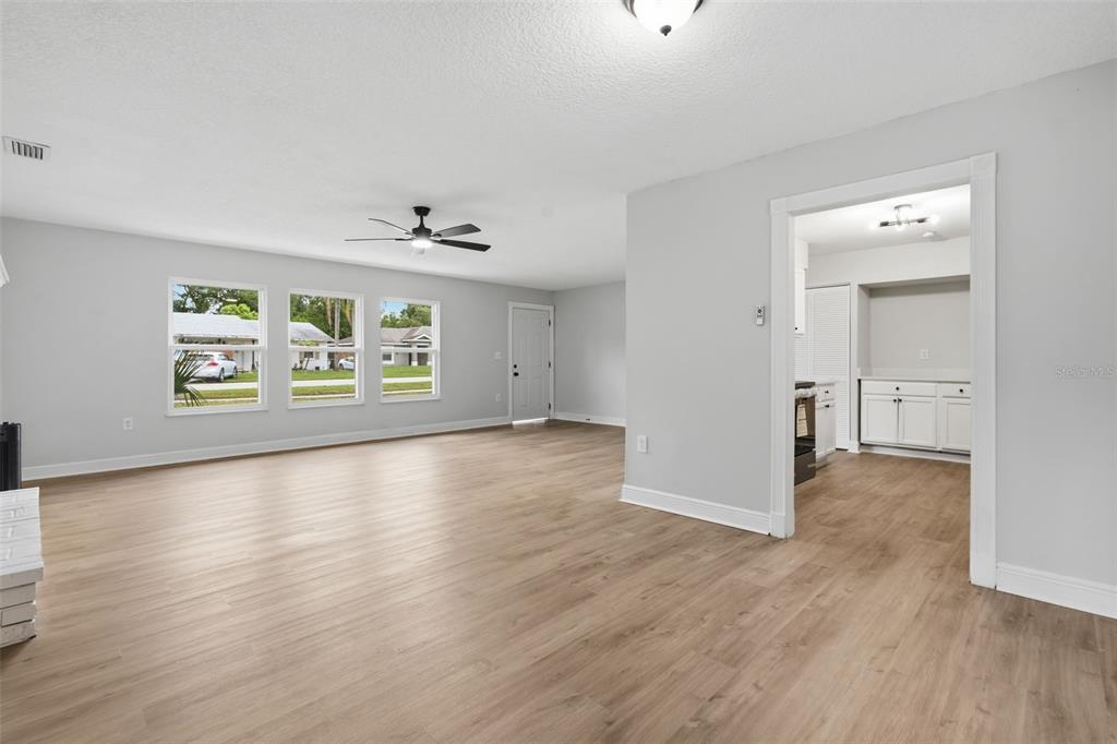 147 Colomba Road DeBary, FL 32713 - Photo 7 of 48