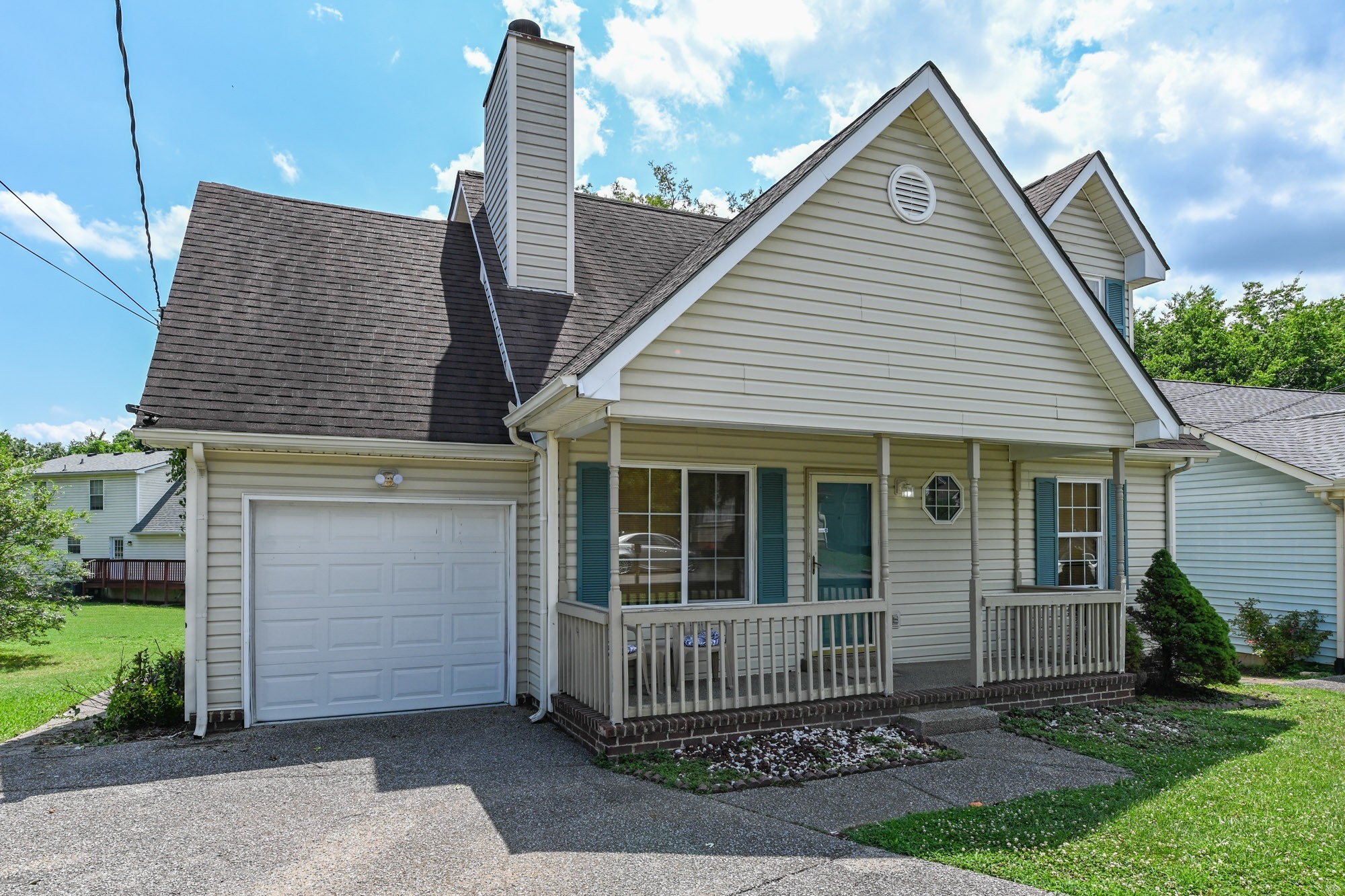 508 Robbie Ann Court Madison, TN 37115 - Photo 4 of 38 a front view of a house with a garden