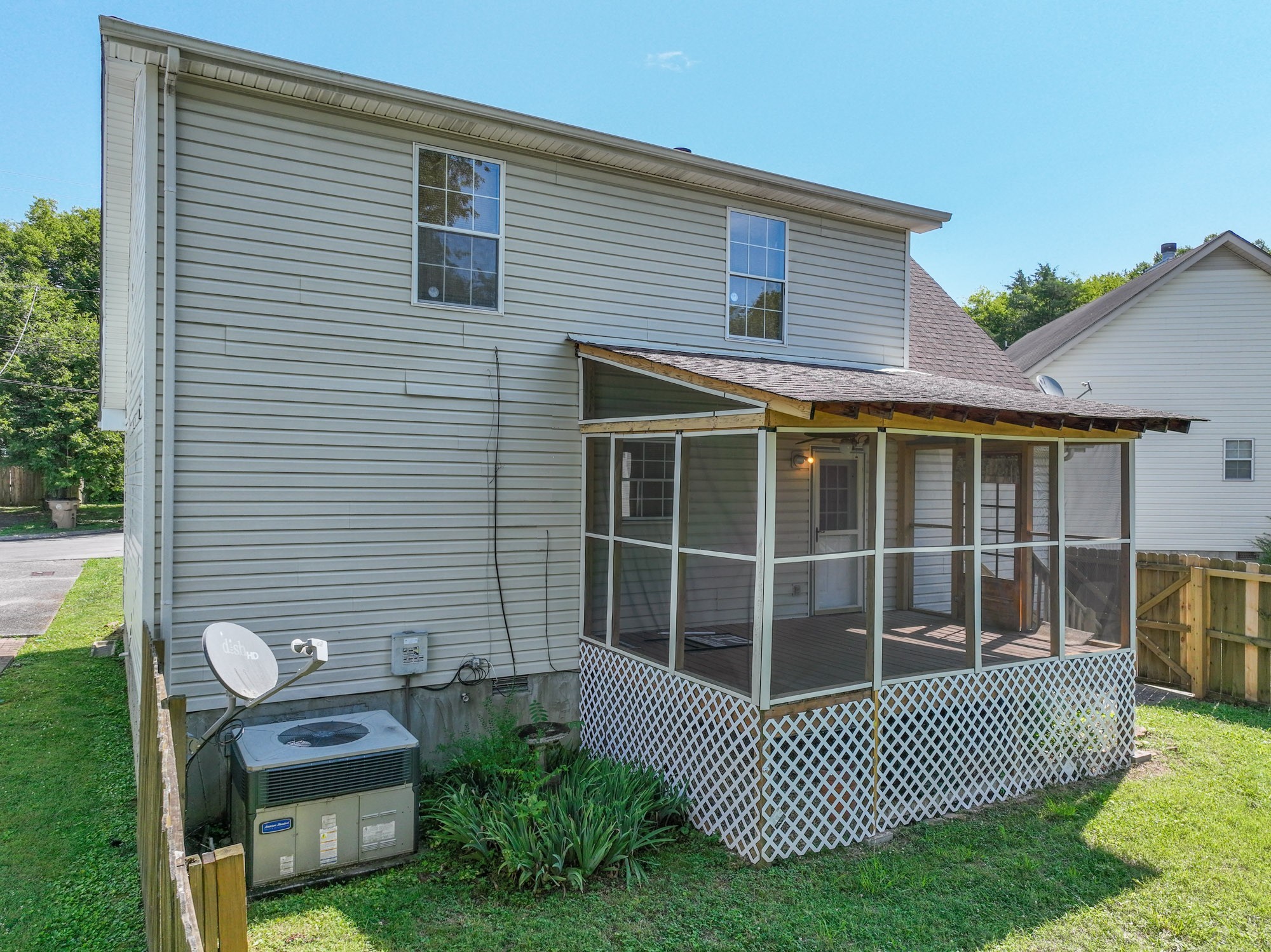 508 Robbie Ann Court Madison, TN 37115 - Photo 10 of 38 a front view of a house with a garden