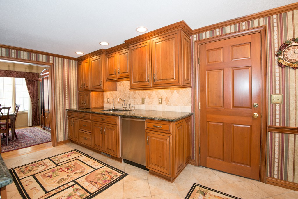 76 Fuller Pond Road, Unit 177 Middleton, MA 01949 - Photo 8 of 30 Gallery Image 8