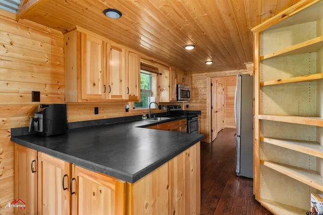 $463,000 | 11028 East Fm 2867, Henderson, TX 75654