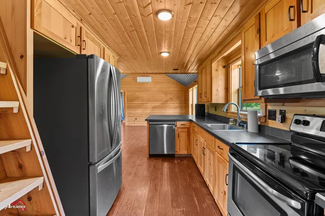 $463,000 | 11028 East Fm 2867, Henderson, TX 75654