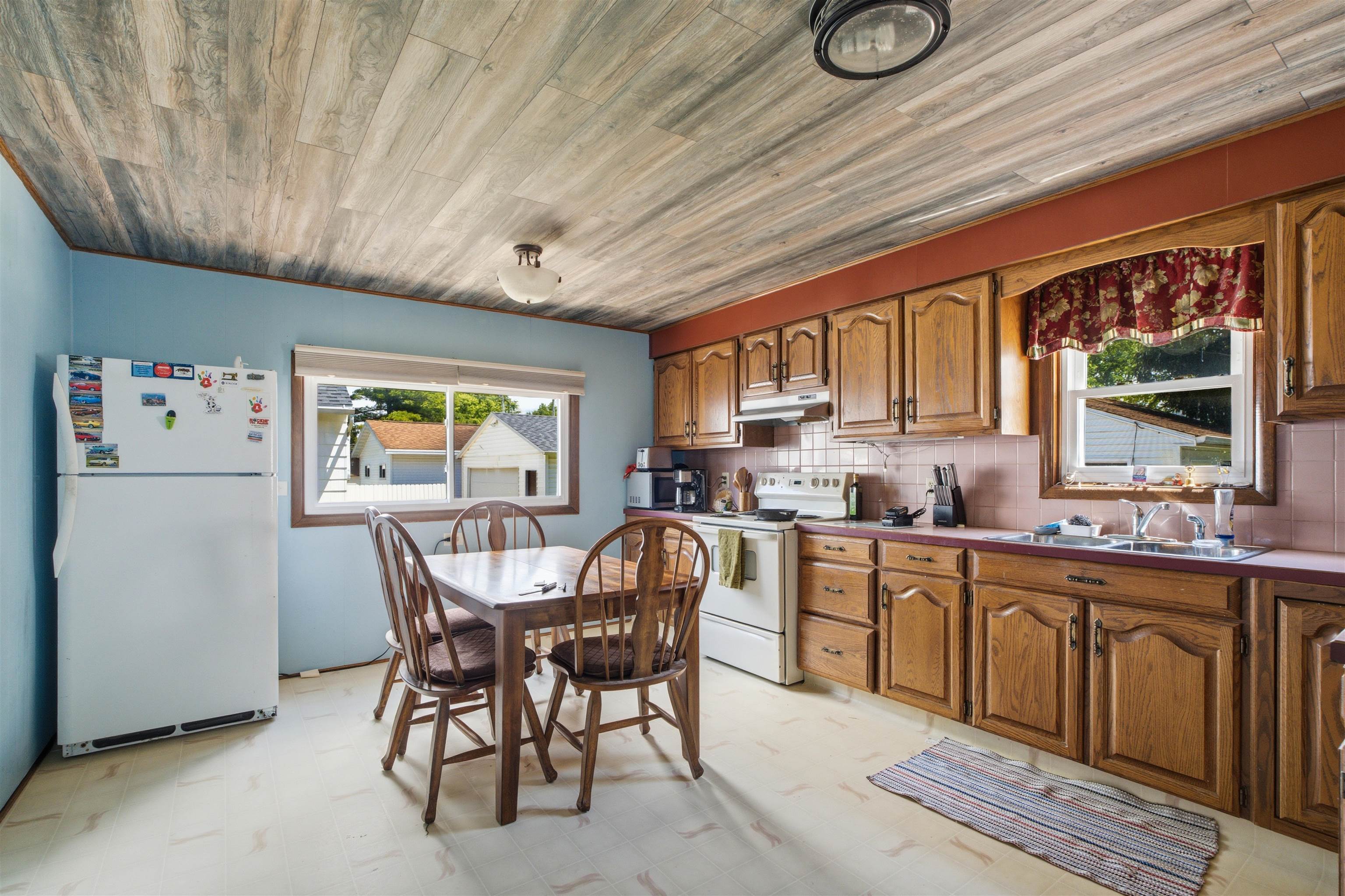 915 West Hawes Avenue Appleton, WI 54914 - Photo 7 of 24