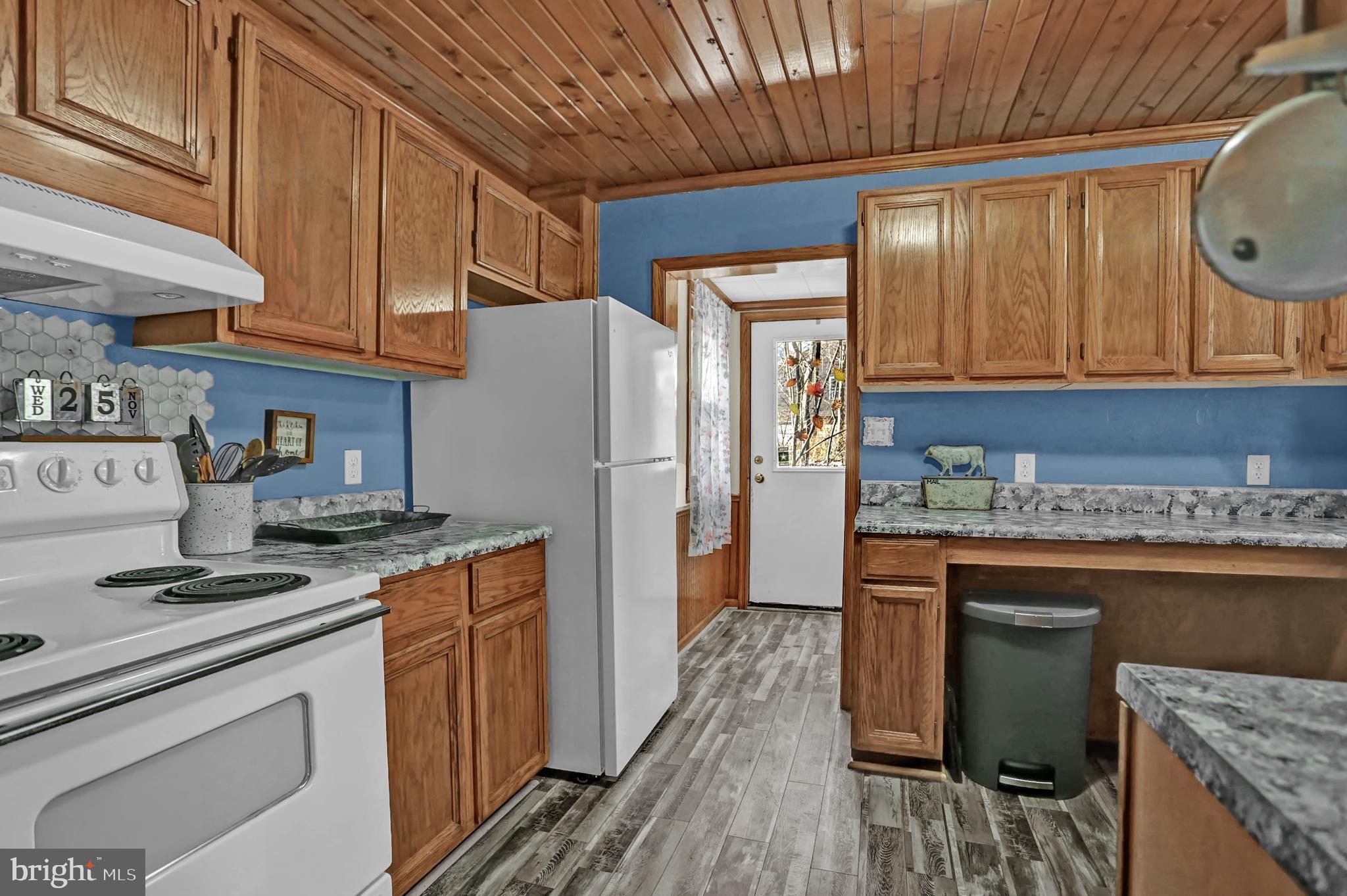 2335 Iron Springs Road Fairfield, PA 17320 - Photo 16 of 41 kitchen