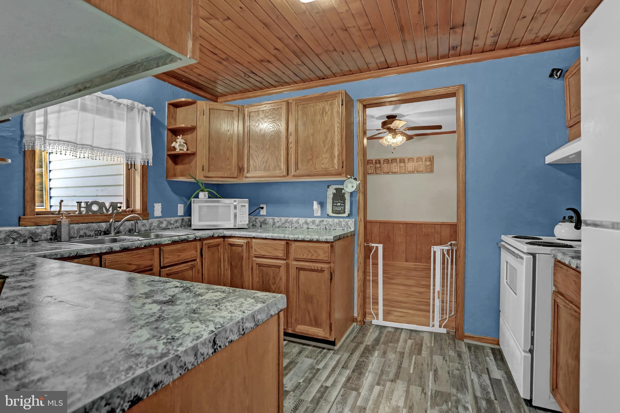 2335 Iron Springs Road Fairfield, PA 17320 - Photo 17 of 41 kitchen
