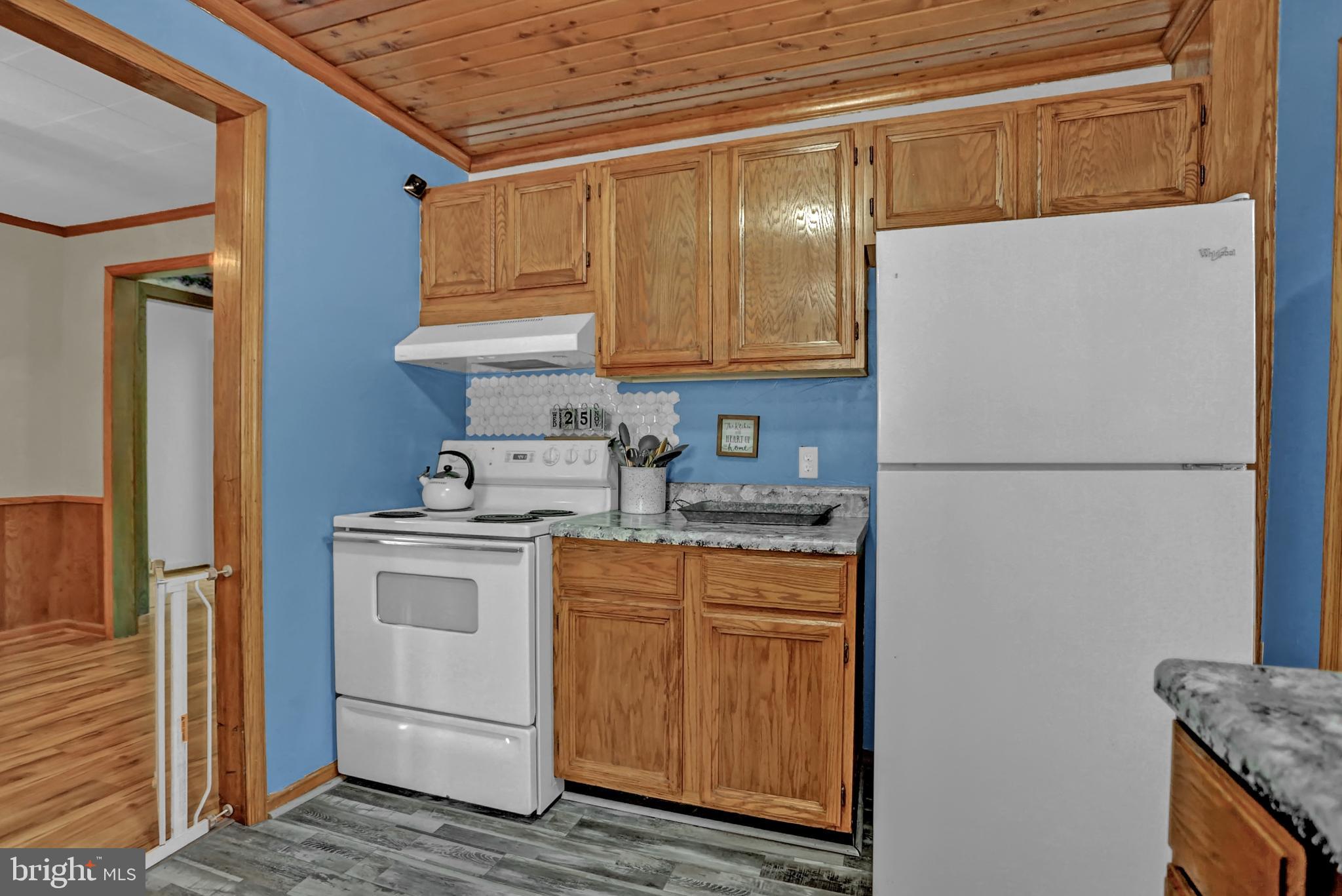 2335 Iron Springs Road Fairfield, PA 17320 - Photo 18 of 41 kitchen