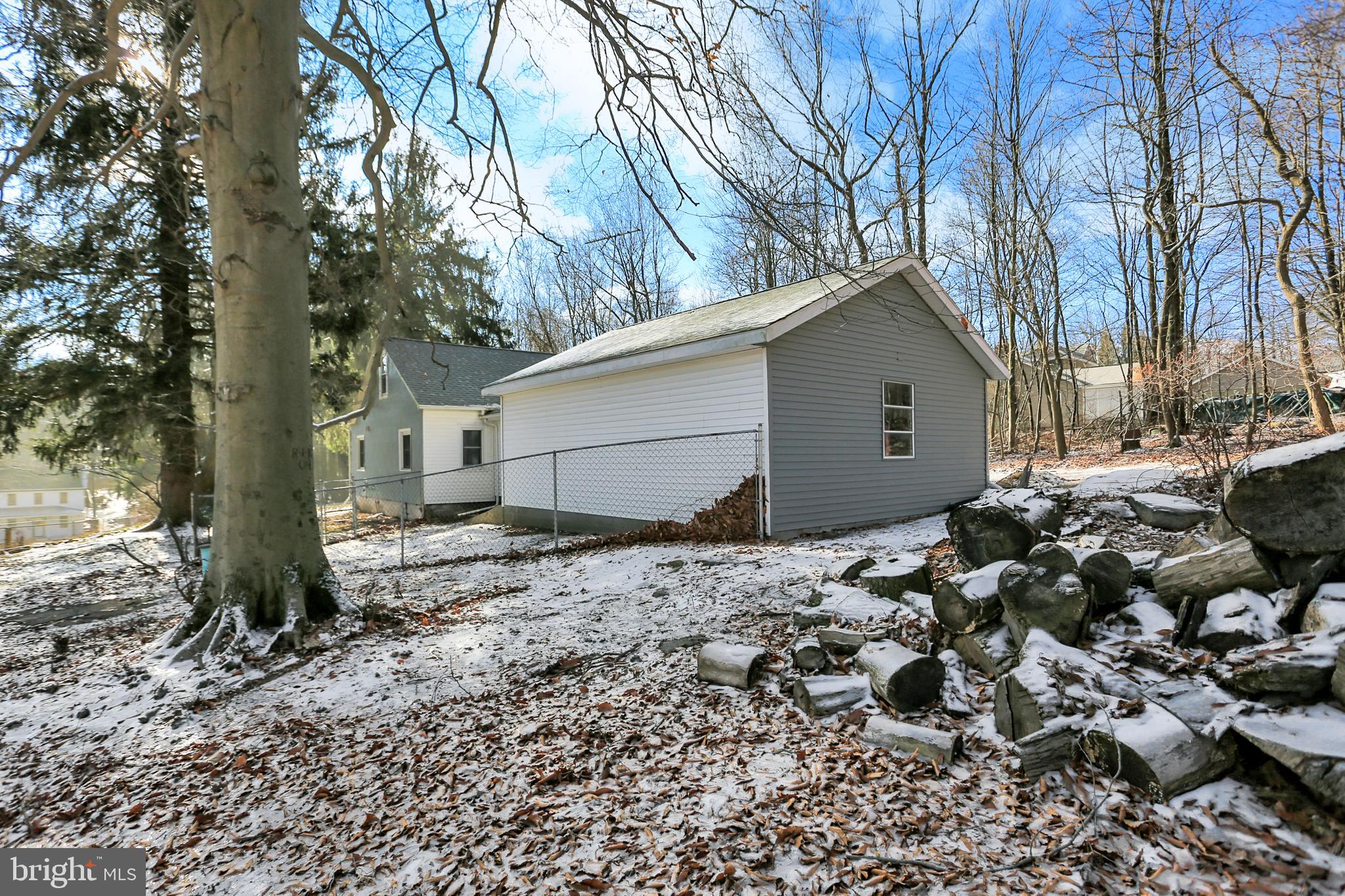 2335 Iron Springs Road Fairfield, PA 17320 - Photo 33 of 41 dog run area