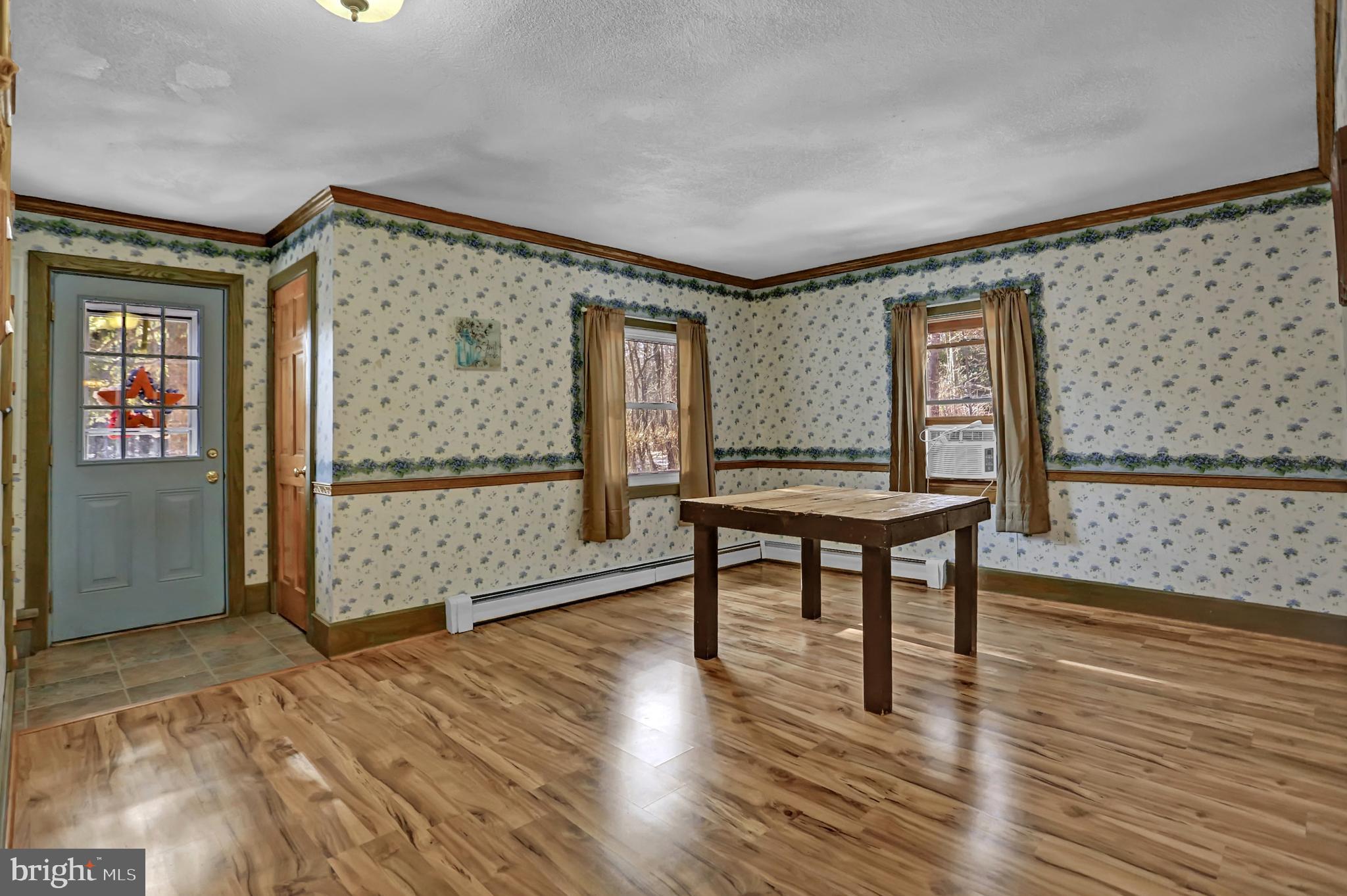 2335 Iron Springs Road Fairfield, PA 17320 - Photo 5 of 41 living room
