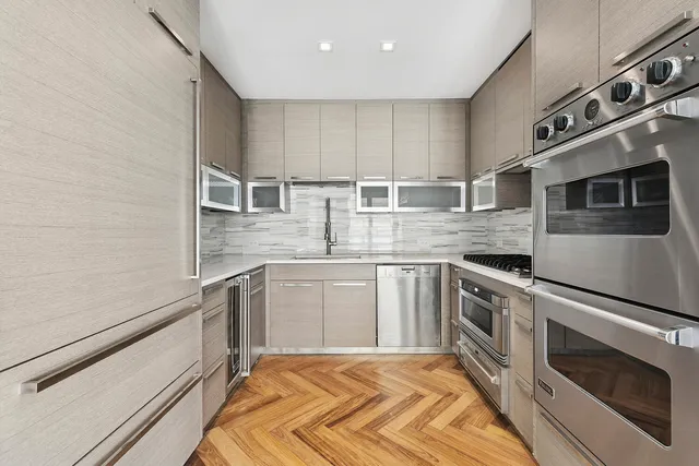 $27,500 | 400 West 12th Street, Unit 4J | West Village