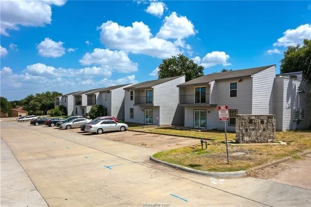 $825 | 2000 Kazmeier, Unit 23, Bryan, TX 77802