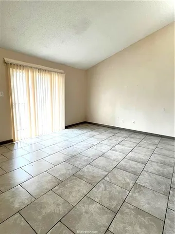 $825 | 2000 Kazmeier, Unit 23, Bryan, TX 77802