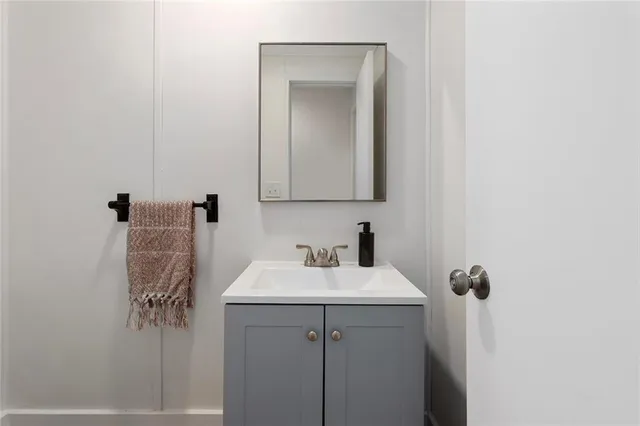 $357,500 | 1705 South Kiowa Drive, Olathe, KS 66062