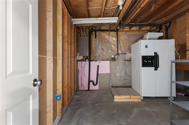 $357,500 | 1705 South Kiowa Drive, Olathe, KS 66062