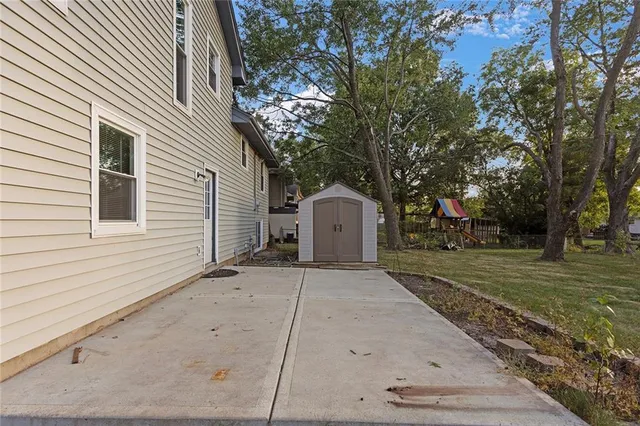 $357,500 | 1705 South Kiowa Drive, Olathe, KS 66062