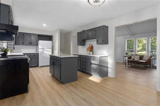 $357,500 | 1705 South Kiowa Drive, Olathe, KS 66062