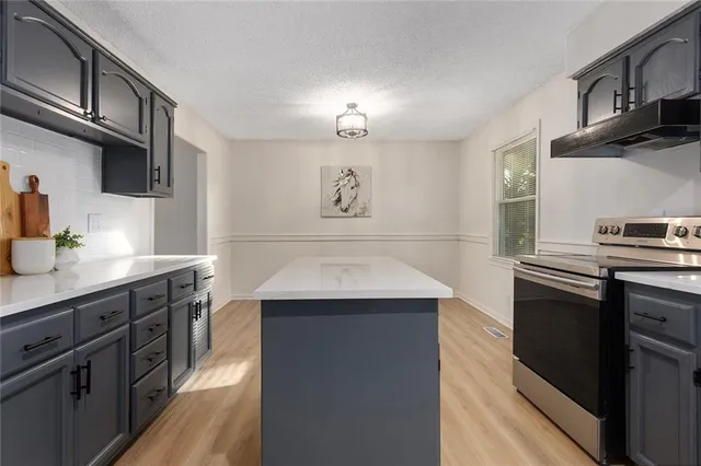 $357,500 | 1705 South Kiowa Drive, Olathe, KS 66062