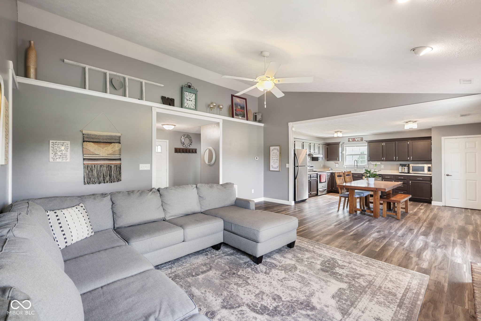 11717 Shannon Pointe Road Indianapolis, IN 46229 - Photo 6 of 22 Gallery Image 6