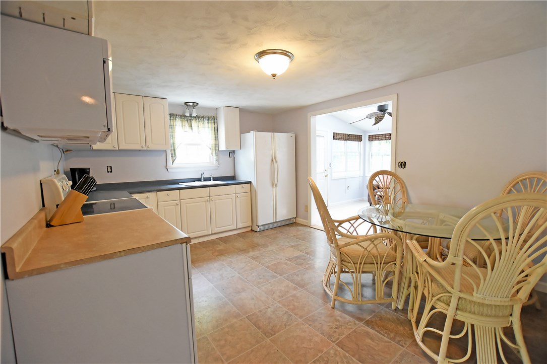 29 Primrose Road Bristol, RI 02809 - Photo 14 of 40