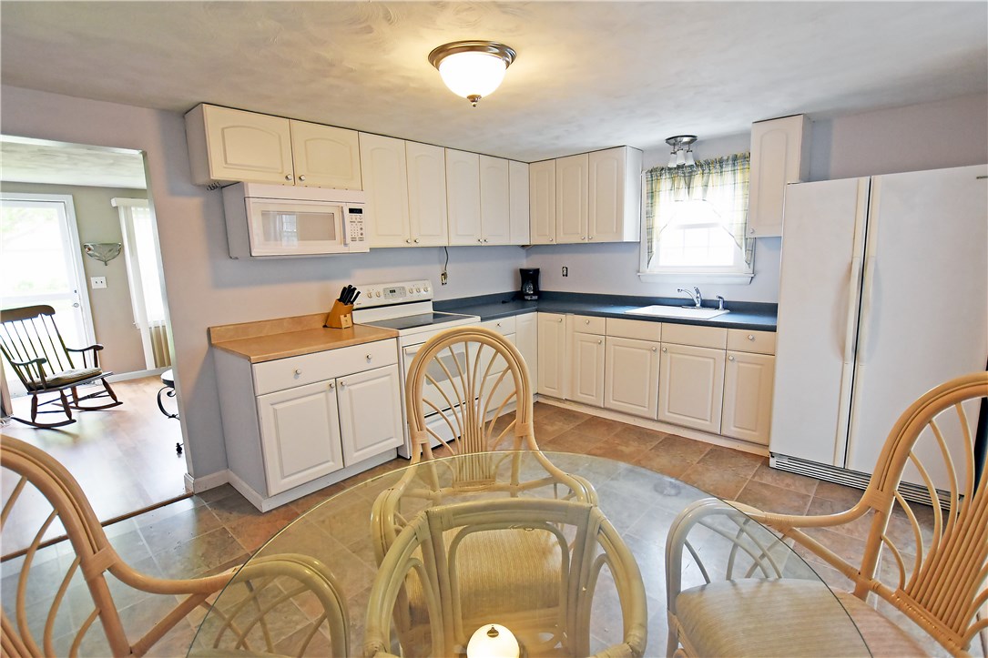 29 Primrose Road Bristol, RI 02809 - Photo 15 of 40