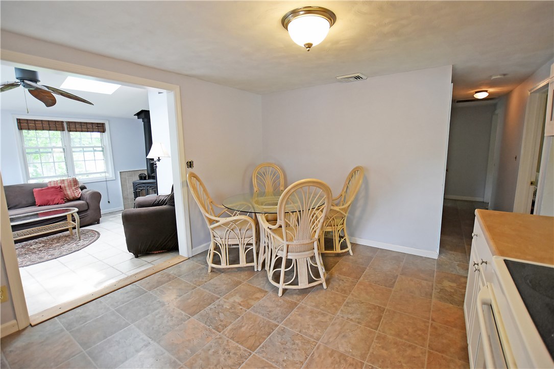 29 Primrose Road Bristol, RI 02809 - Photo 17 of 40