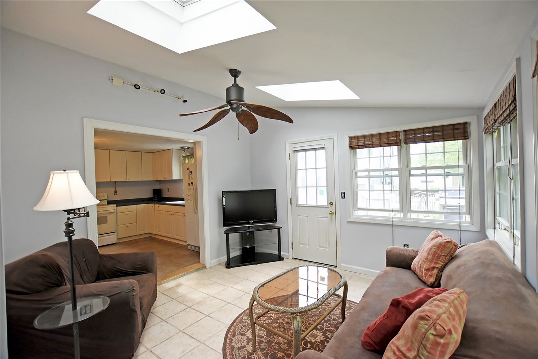 29 Primrose Road Bristol, RI 02809 - Photo 19 of 40