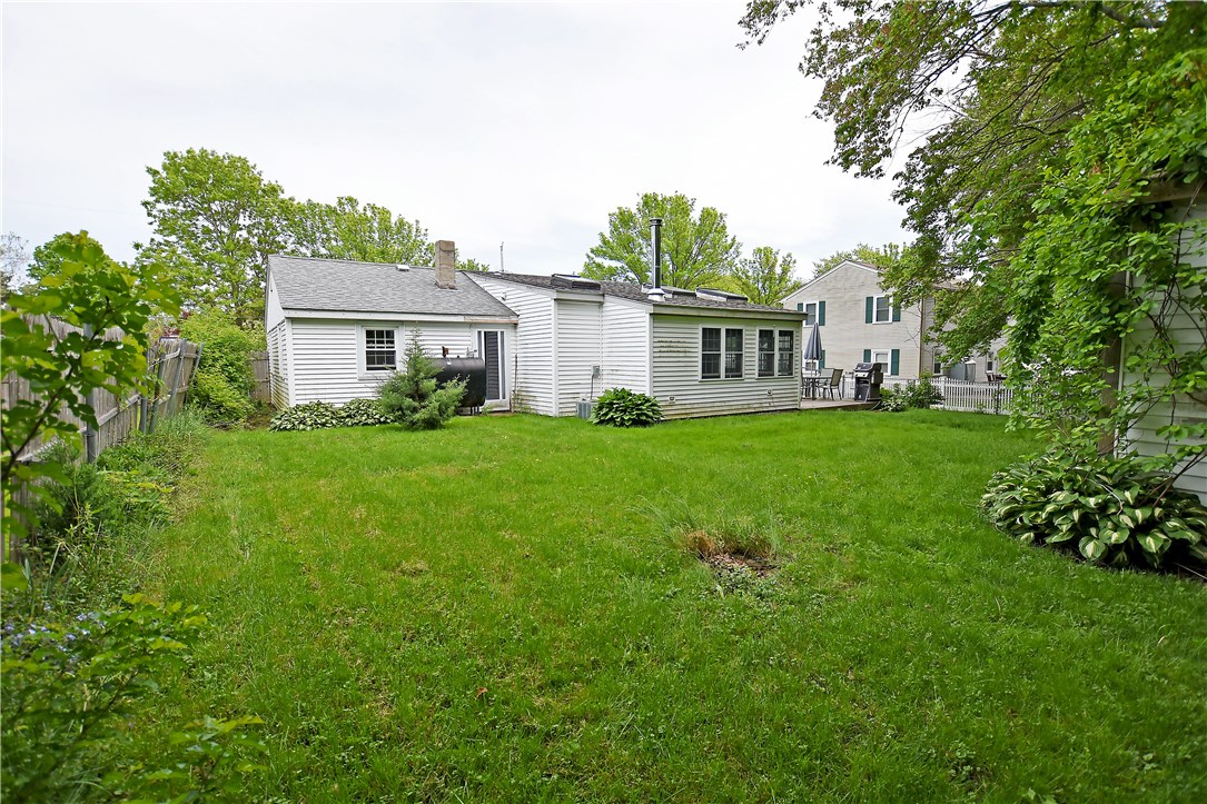 29 Primrose Road Bristol, RI 02809 - Photo 3 of 40