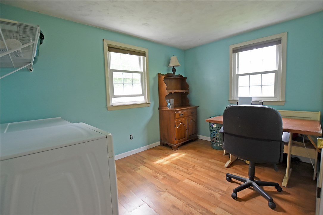 29 Primrose Road Bristol, RI 02809 - Photo 37 of 40