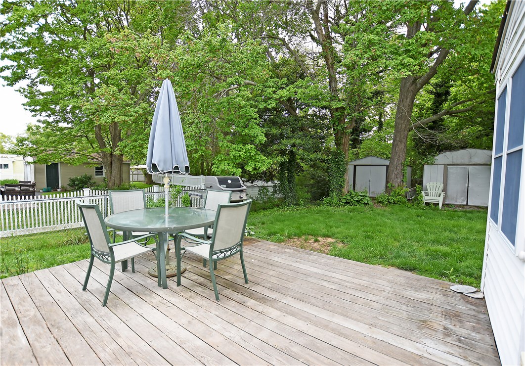 29 Primrose Road Bristol, RI 02809 - Photo 9 of 40