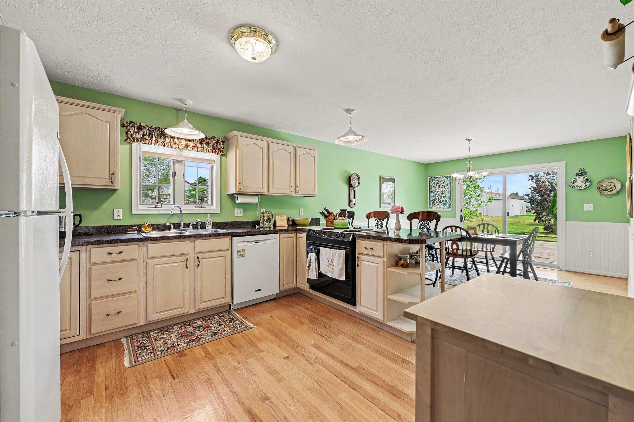 7880 Greenwood Road Jackson, MI 49201 - Photo 10 of 43 010_file_1223