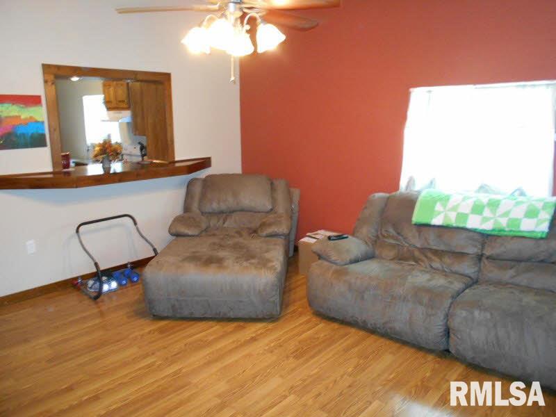 121 West 7th Street Flora, IL 62839 - Photo 2 of 12 Gallery Image 2
