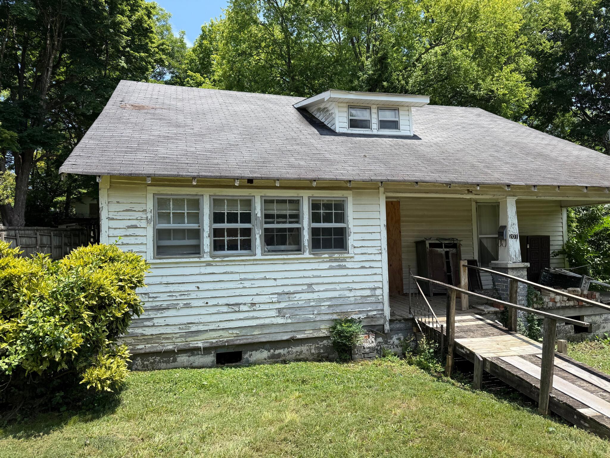 201 Rosedale Street Athens, TN 37303 - Photo 3 of 29 29