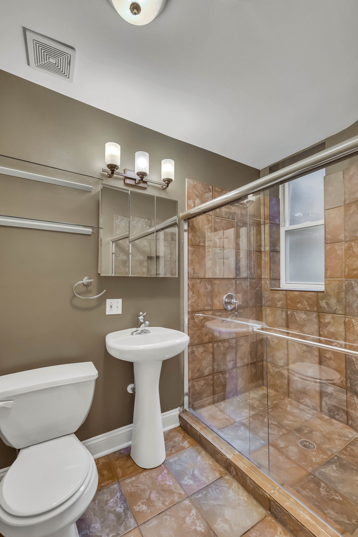 4117 North Sheridan Road, Unit 2N Chicago, IL 60613 - Photo 17 of 30 Gallery Image 17